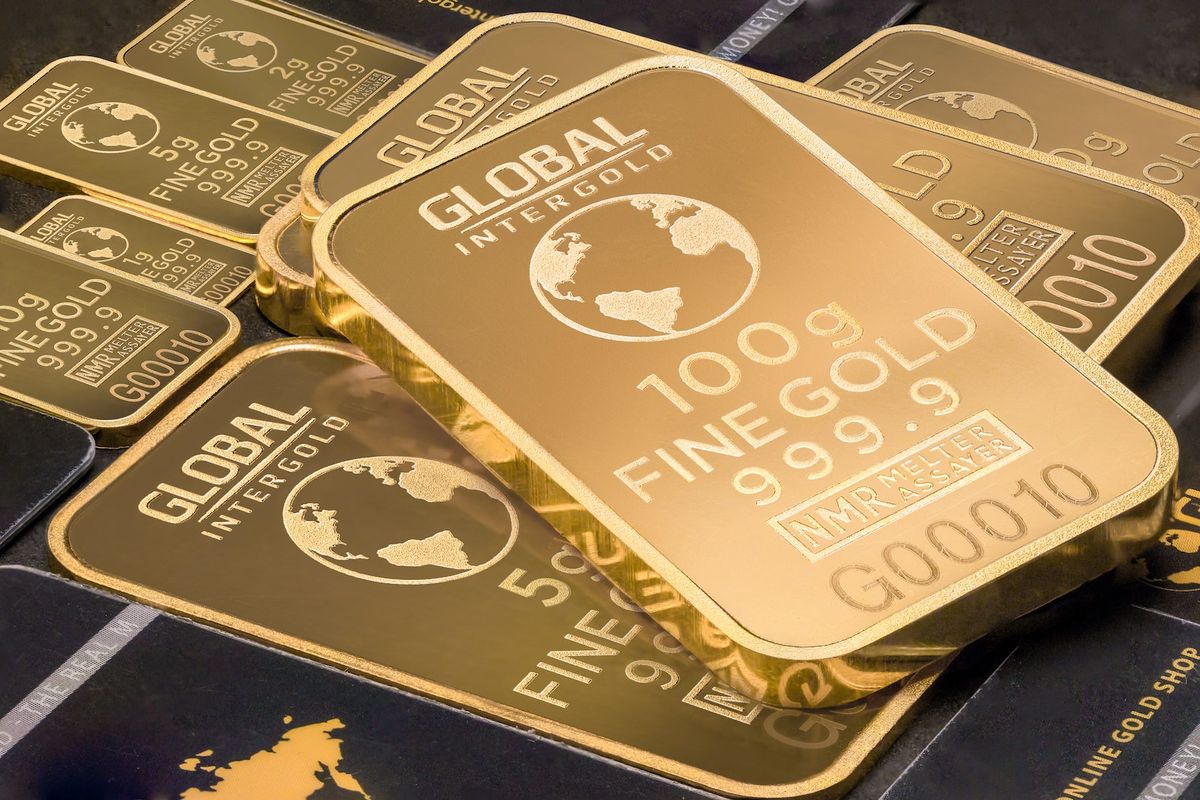 Trading Gold: All You Need to Know & Risk Prevention Tips